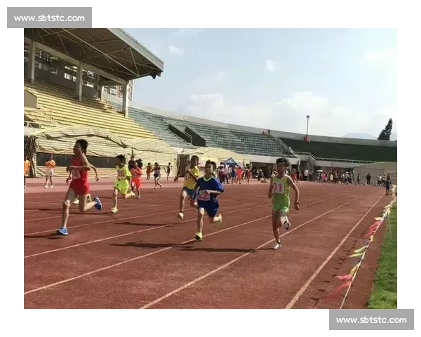 女子垒球赛：挑战极限、激扬青春，展现竞技魅力与团队精神的盛大赛事